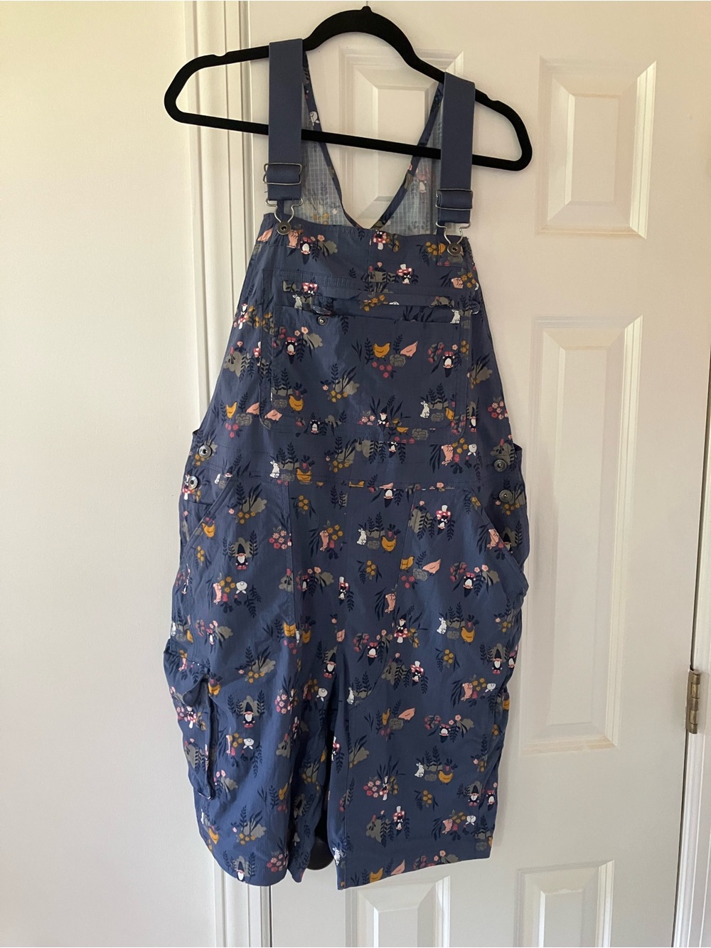 EUC Duluth Trading Retired Gnome Chicken Short Garden Overalls Shortalls (Large) - Picture 2 of 7